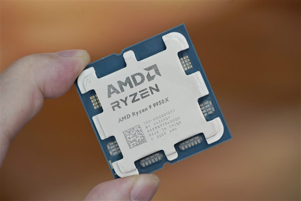 AMD微代码升级：锐龙9000核心间延迟骤降58％