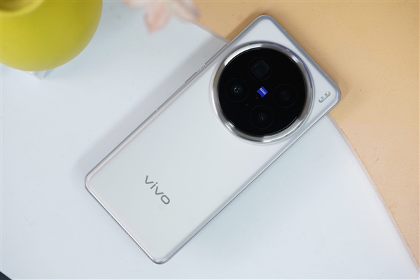 6799元新一代安卓机皇！vivo X200 Pro卫星通信版图赏