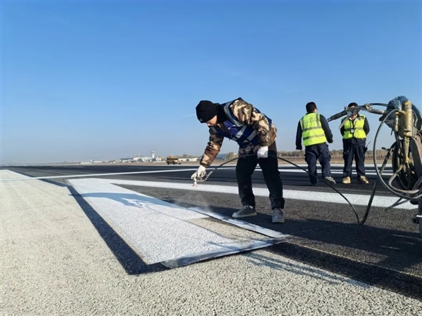 首次！ARJ21国产飞机完成新机场跑道试飞