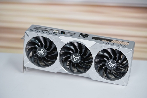 硬核全金属！影驰RTX 4070 Ti SUPER金属大师Plus OC图赏