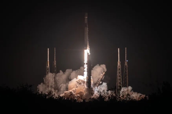 SpaceX手机直连星链卫星发射362颗：其中12颗已失效