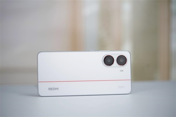 红色腰线太吸睛！REDMI Turbo 4祥云白图赏