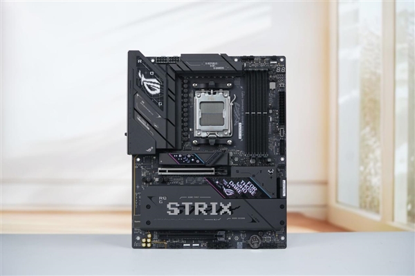 AMD新座驾！华硕ROG STRIX B850-E GAMING WIFI主板图赏