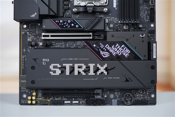 AMD新座驾！华硕ROG STRIX B850-E GAMING WIFI主板图赏