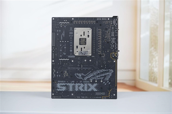 AMD新座驾！华硕ROG STRIX B850-E GAMING WIFI主板图赏